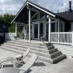 Holiday home For Rent By The Sea Ballangen